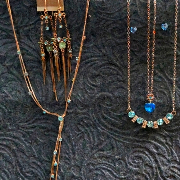 A121   Blue Bling #9 Blue Rhinestone Necklaces & Earrings - Picture 1 of 6
